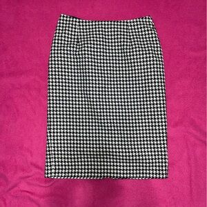 Helene Berman Black & White Houndstooth Pencil Skirt